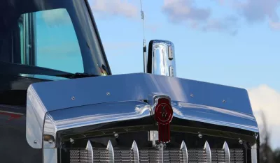 SLS bug deflector for Kenworth T610SAR